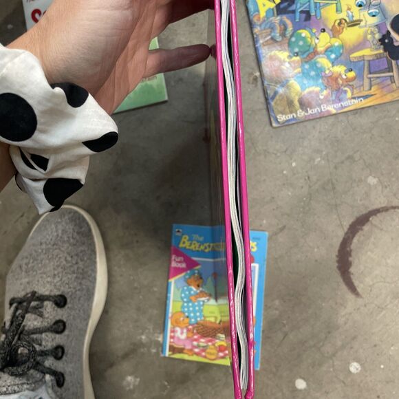 Lot of 4 Berenstain Bears Softcover Books Attic Treasure Santa Bear Fun Book - Picture 4 of 7